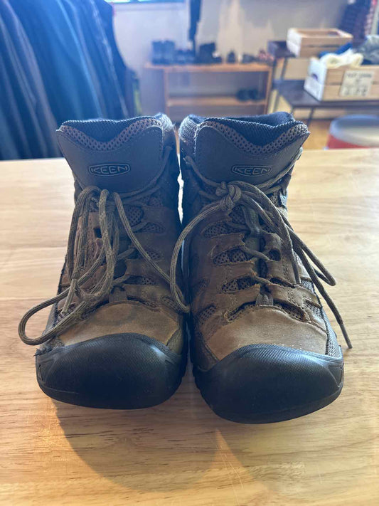 8 Keen Men's Hiking Shoes
