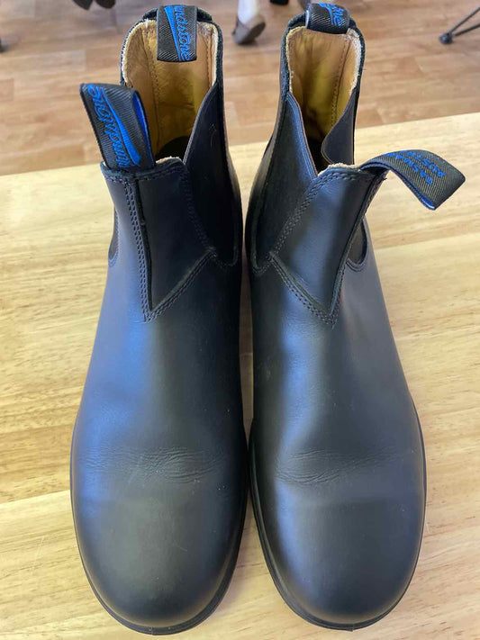12 Blundstone Men's Boots